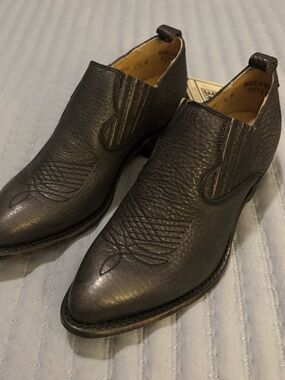Frye Billy Shootie Boot Shoe Black Pebbled Leather Stitching Detail Womens NWT 7